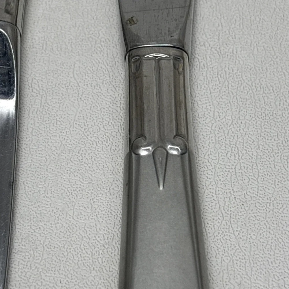Oneida Stainless Accent lot of 7 Dinner Knives Butter Satin‎ Handle Flatware
